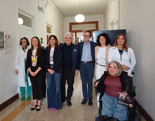 foto conferenza stampa donazione frigoemoteca